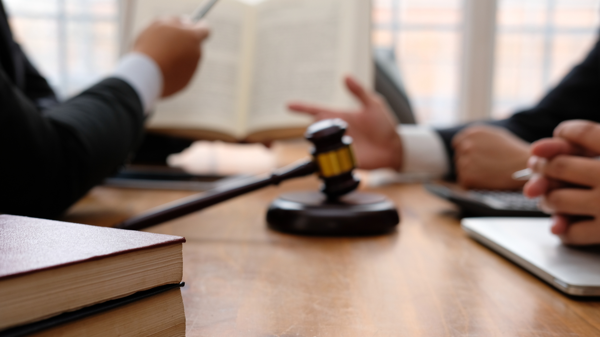 Imagen de noticia sobre sector legal