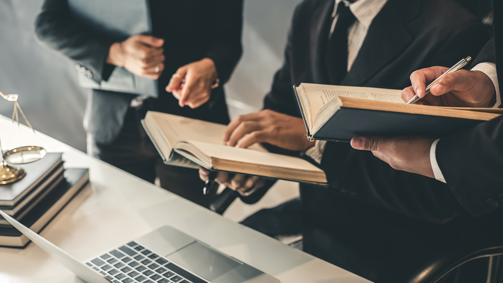 Imagen de noticia sobre sector legal