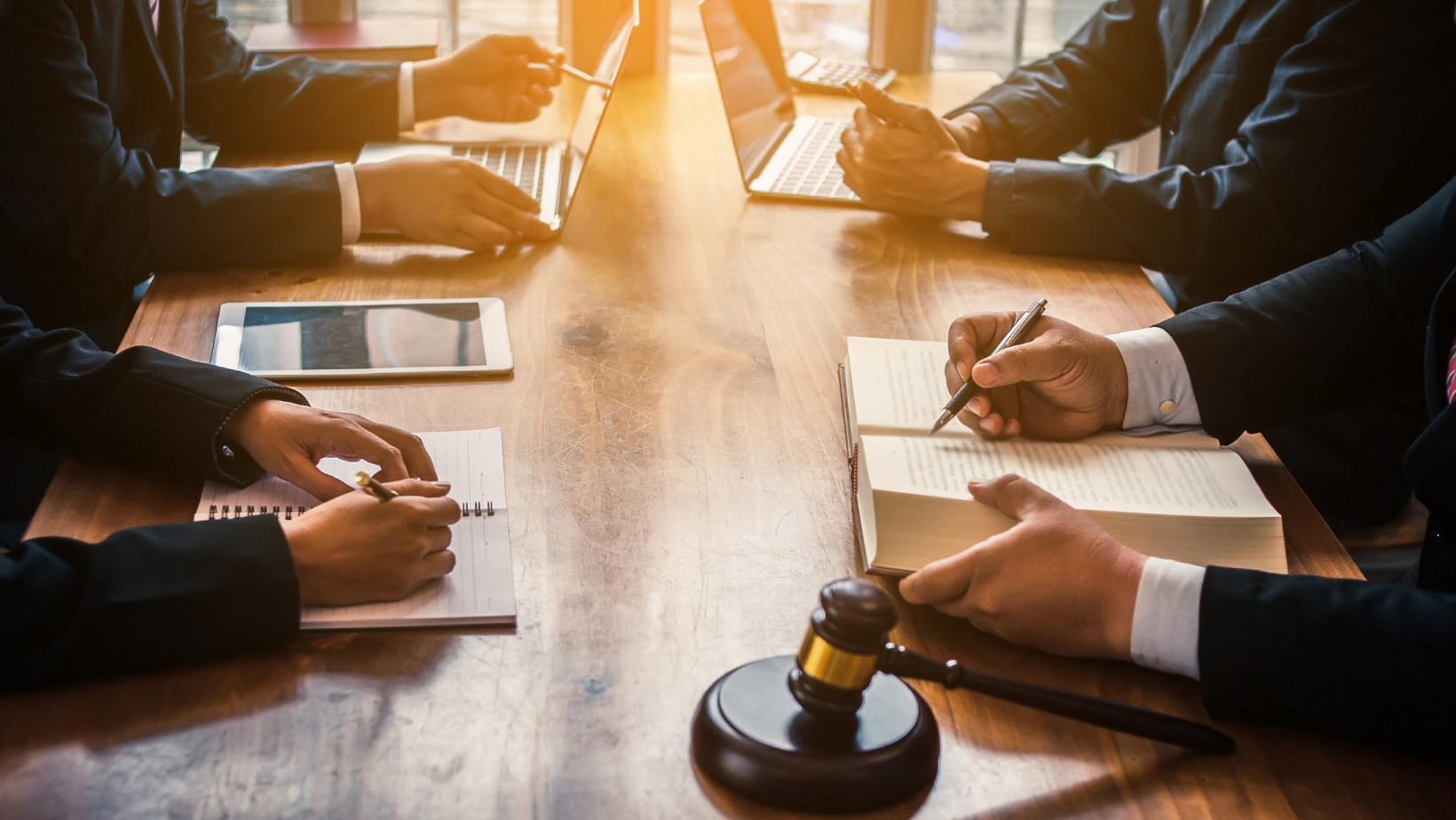 Imagen de noticia sobre sector legal