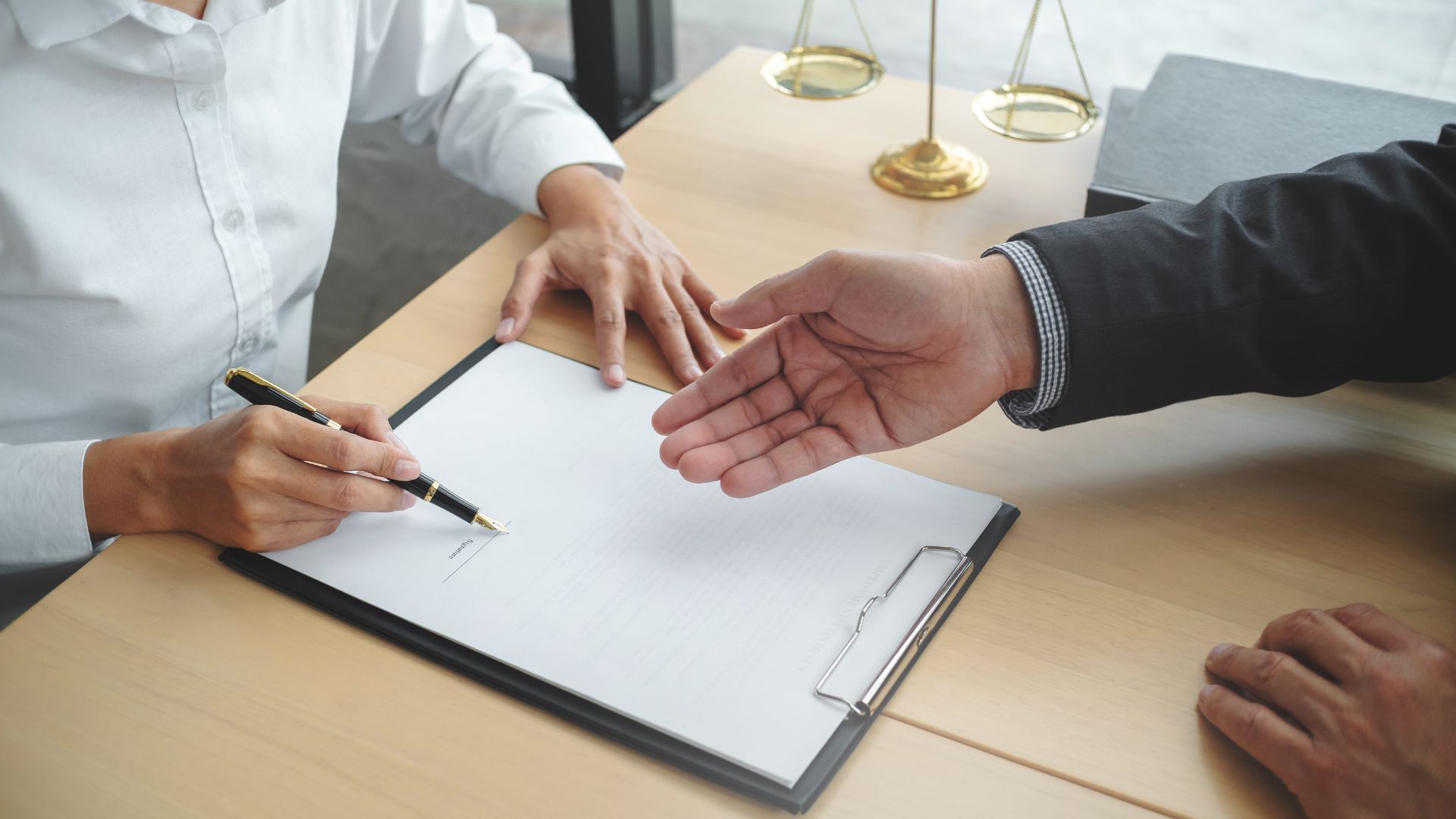 Imagen de noticia sobre sector legal
