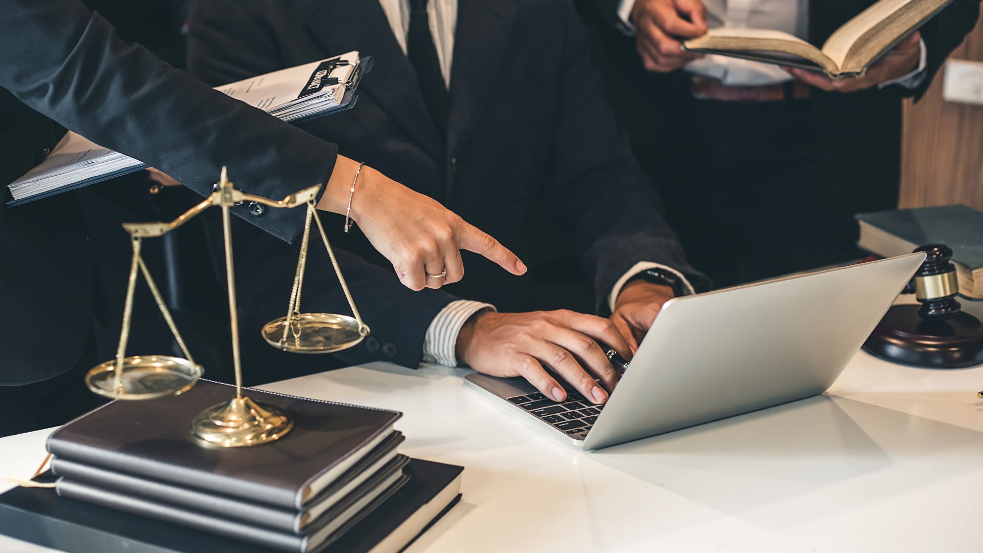 Imagen de noticia sobre sector legal