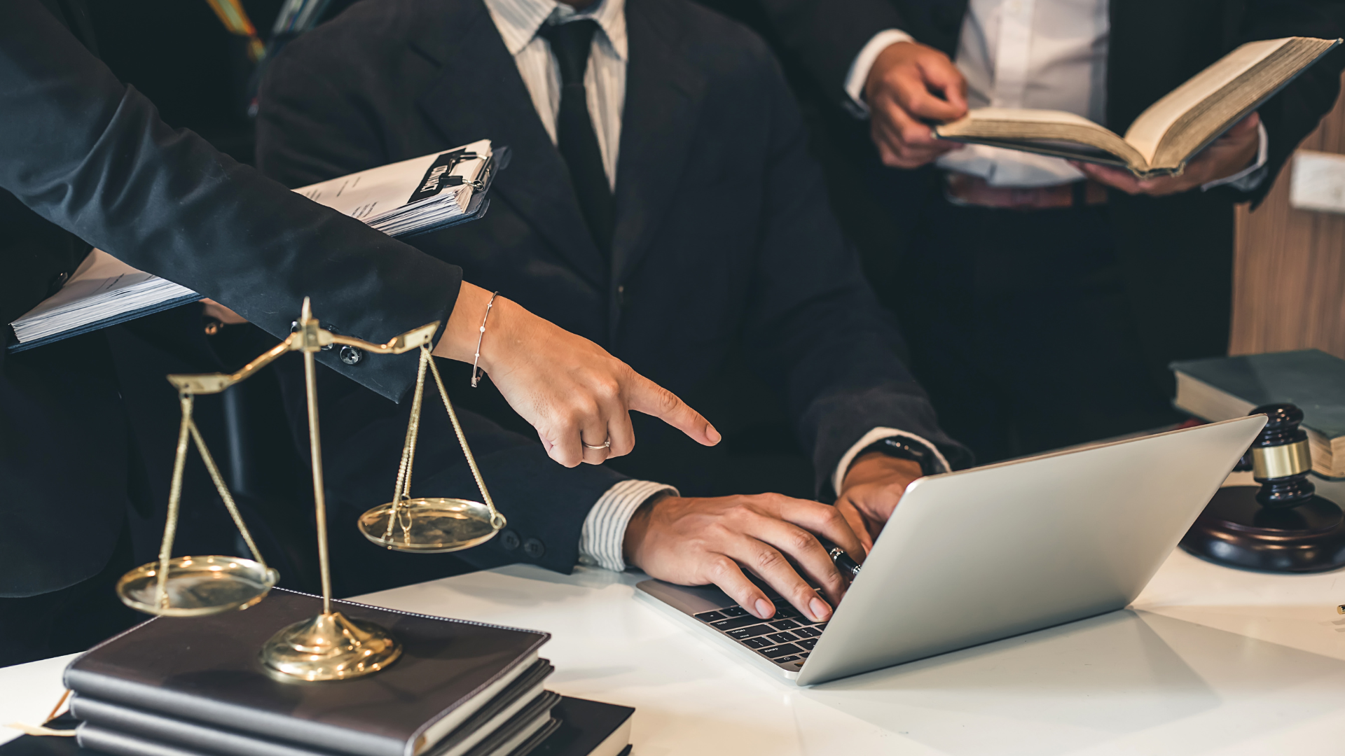 Imagen de noticia sobre sector legal
